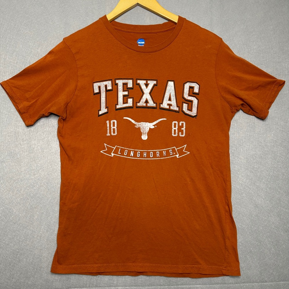 UT Men T-Shirt Medium Burnt Orange Excellent Texas Longhorns Graphic Tee NCAA